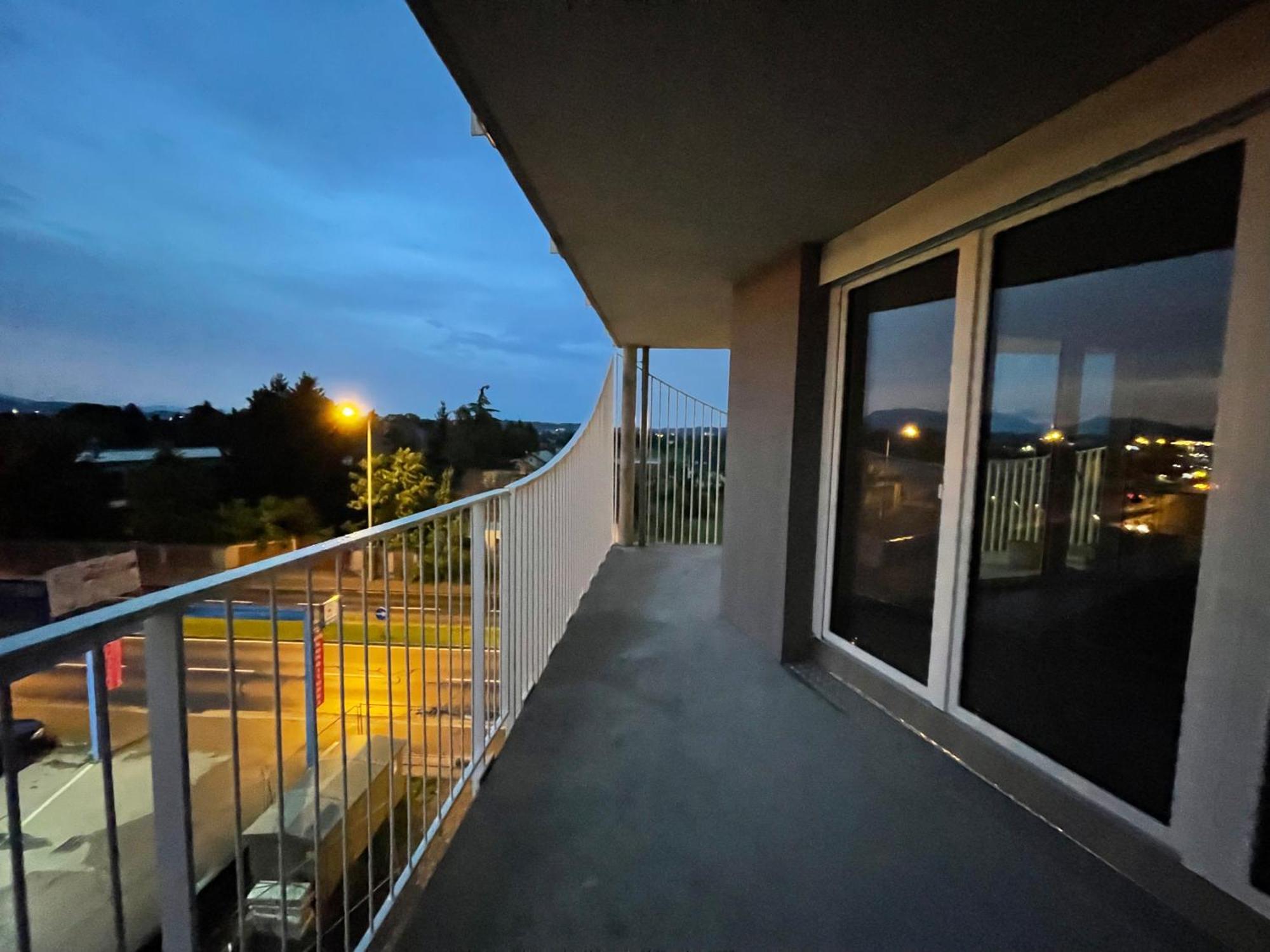 Luxusapartment Mit 40 Qm Terrasse, E-Parkplatz Und Parkplatz Graz Kültér fotó