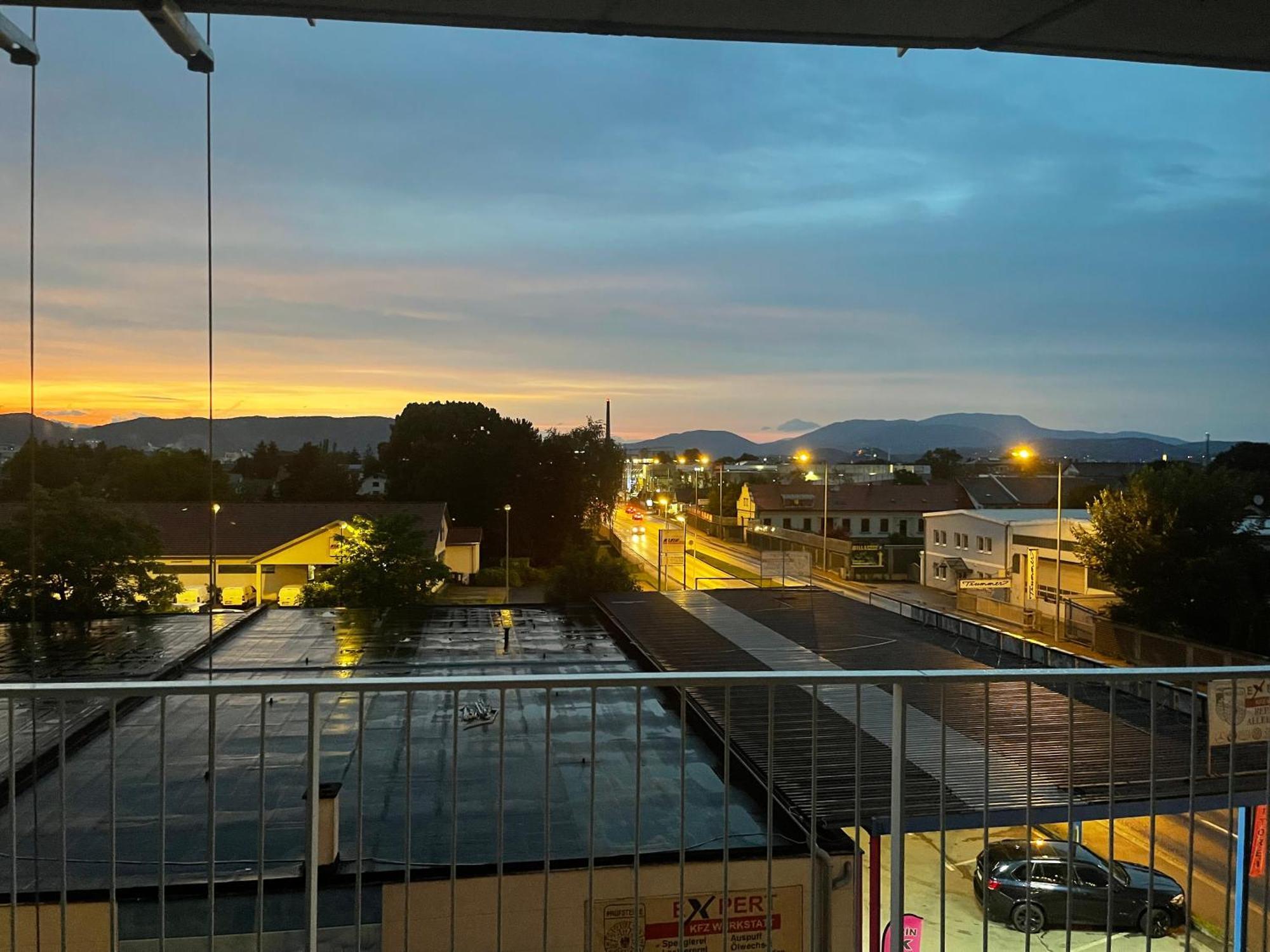 Luxusapartment Mit 40 Qm Terrasse, E-Parkplatz Und Parkplatz Graz Kültér fotó