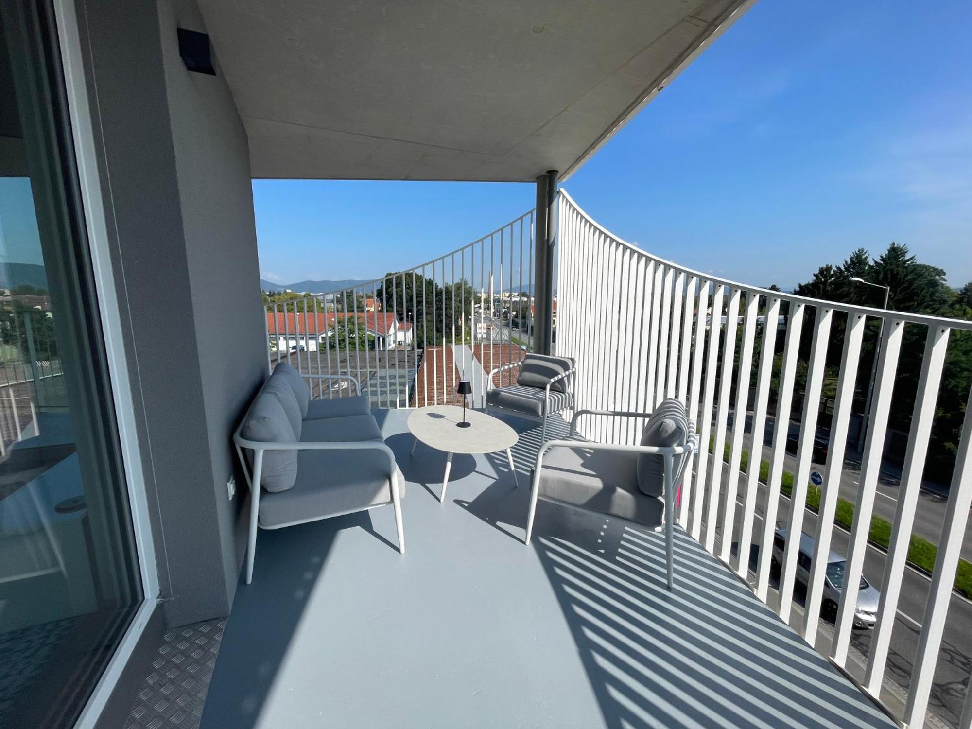 Luxusapartment Mit 40 Qm Terrasse, E-Parkplatz Und Parkplatz Graz Kültér fotó