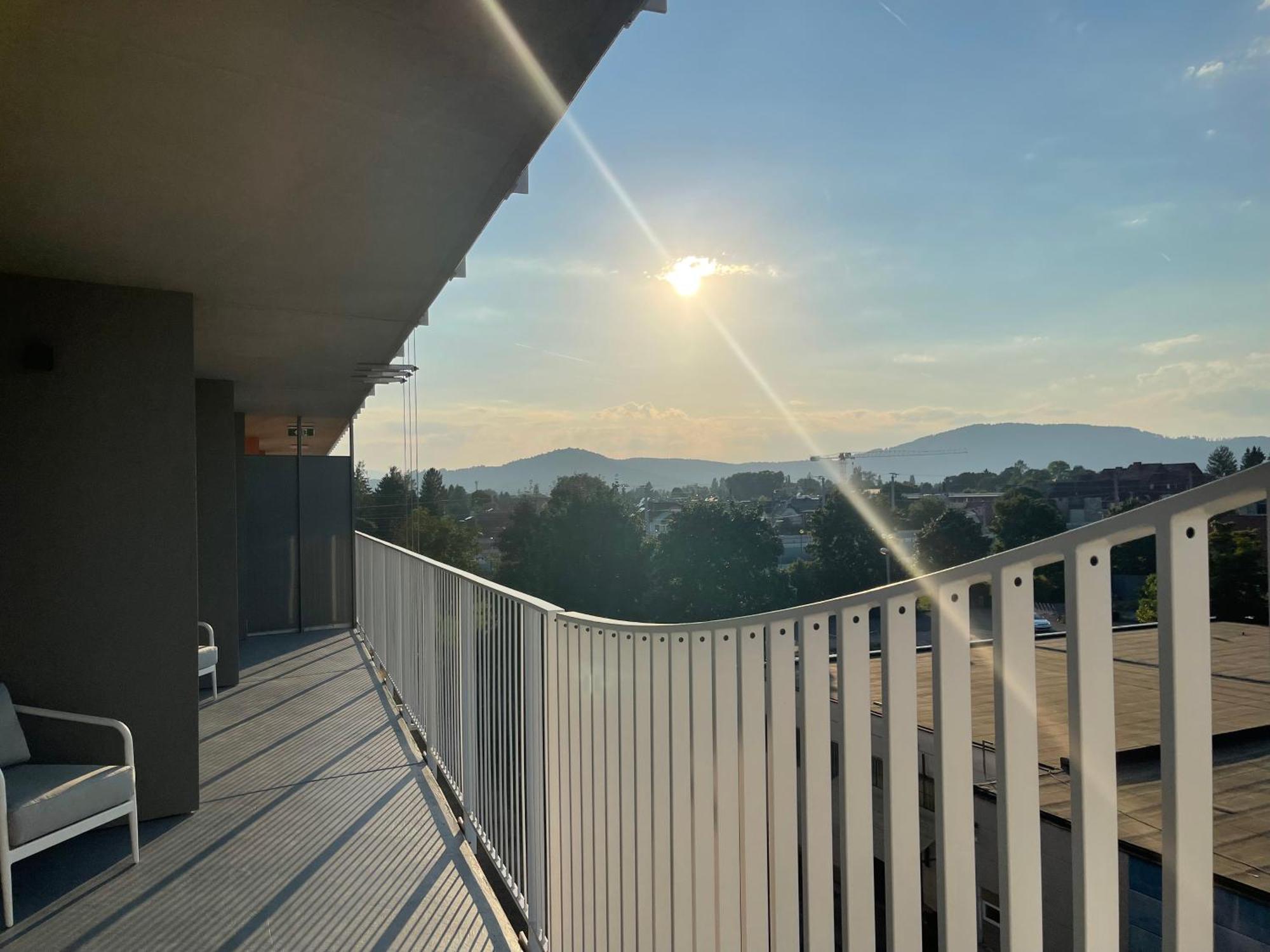 Luxusapartment Mit 40 Qm Terrasse, E-Parkplatz Und Parkplatz Graz Kültér fotó