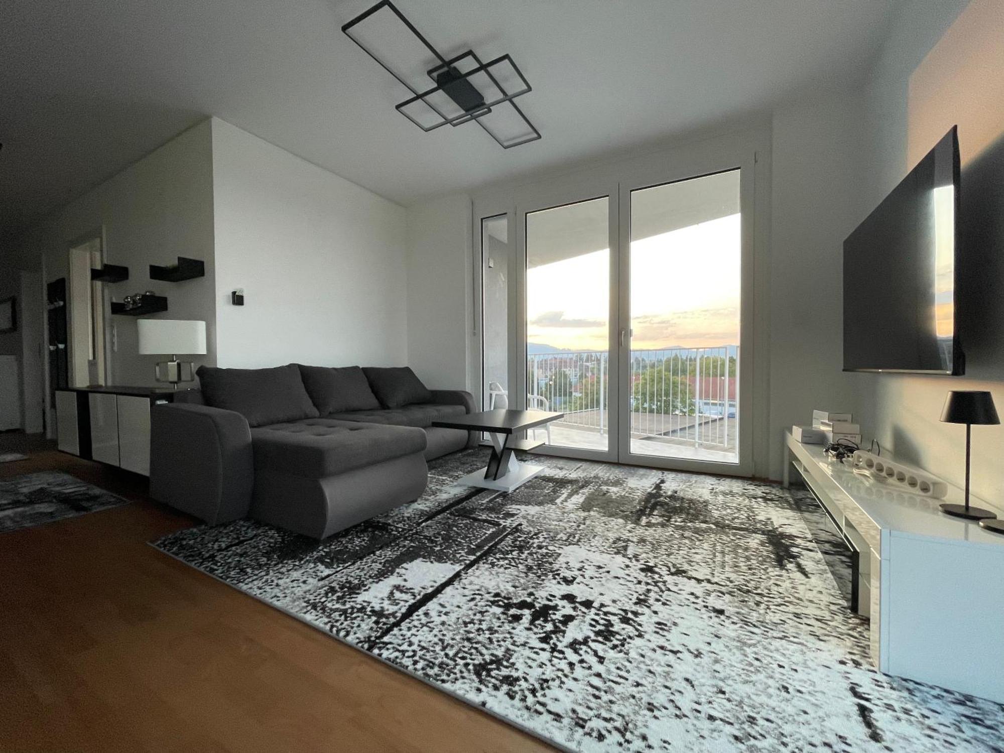 Luxusapartment Mit 40 Qm Terrasse, E-Parkplatz Und Parkplatz Graz Kültér fotó