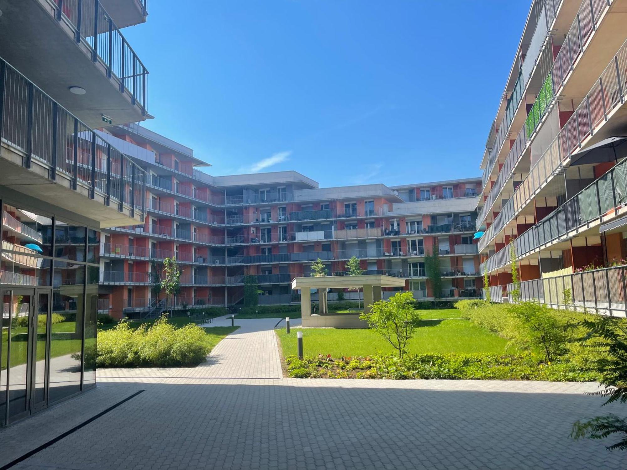 Luxusapartment Mit 40 Qm Terrasse, E-Parkplatz Und Parkplatz Graz Kültér fotó